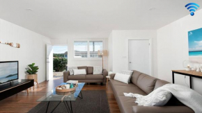 Aloha Beach House, Fingal Bay